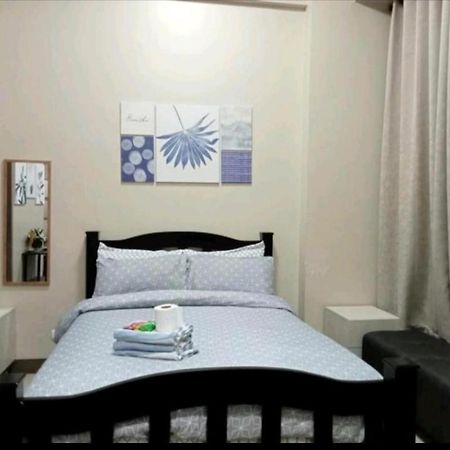Two Palm Tree Villas Close To Manila Airport - Terminal 3 객실 사진