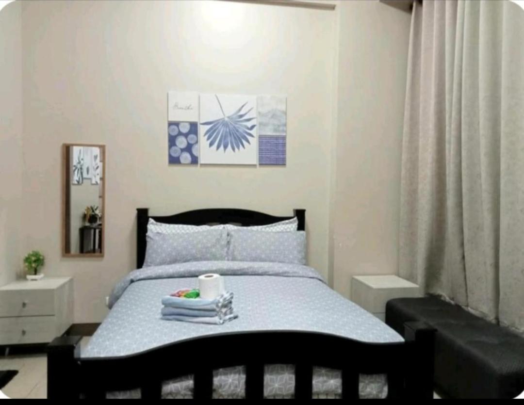 Two Palm Tree Villas Close To Manila Airport - Terminal 3 객실 사진